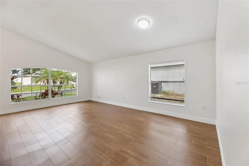 221 Garberia Drive Davenport FL 33837