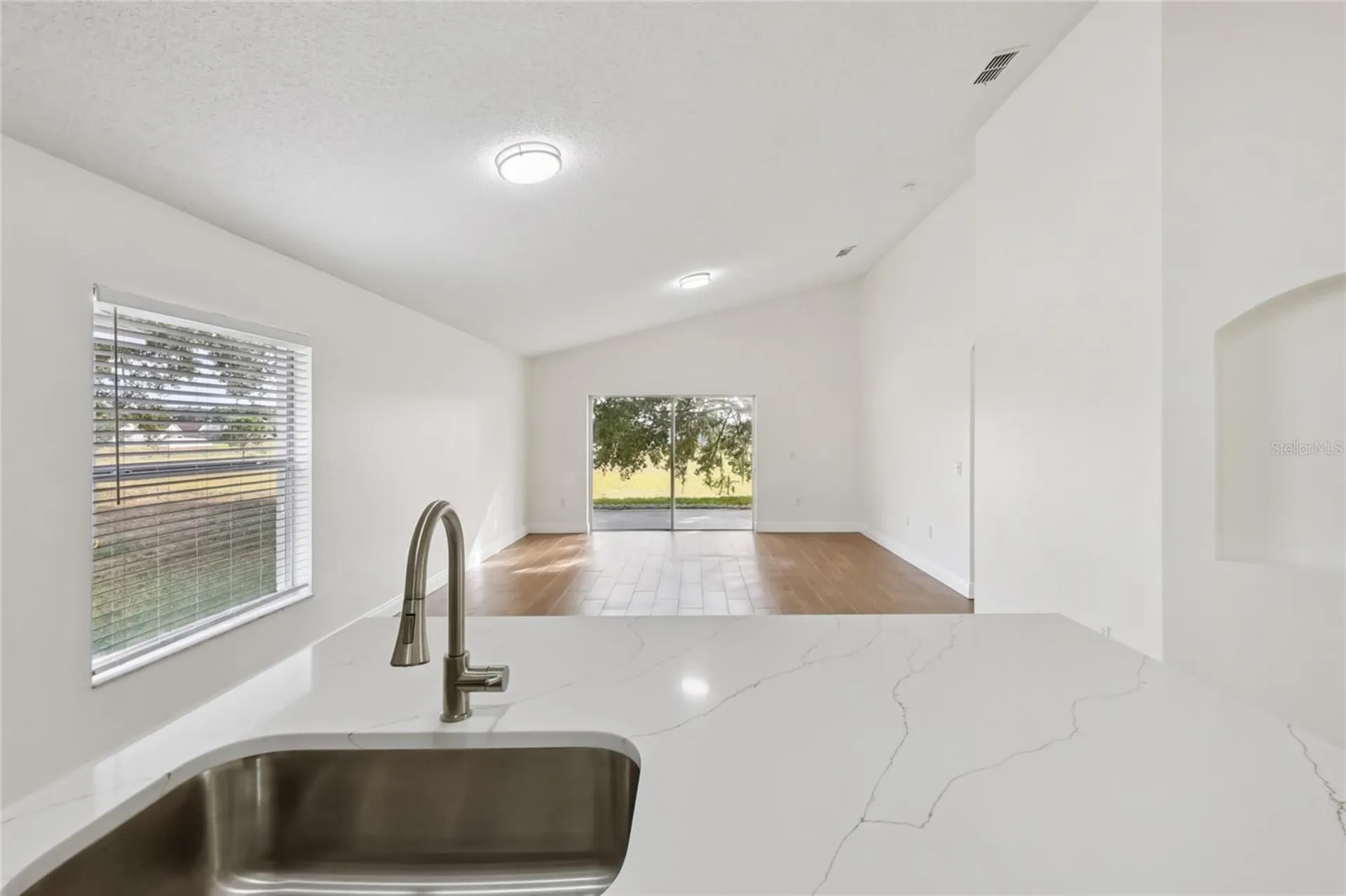221 Garberia Drive Davenport FL 33837