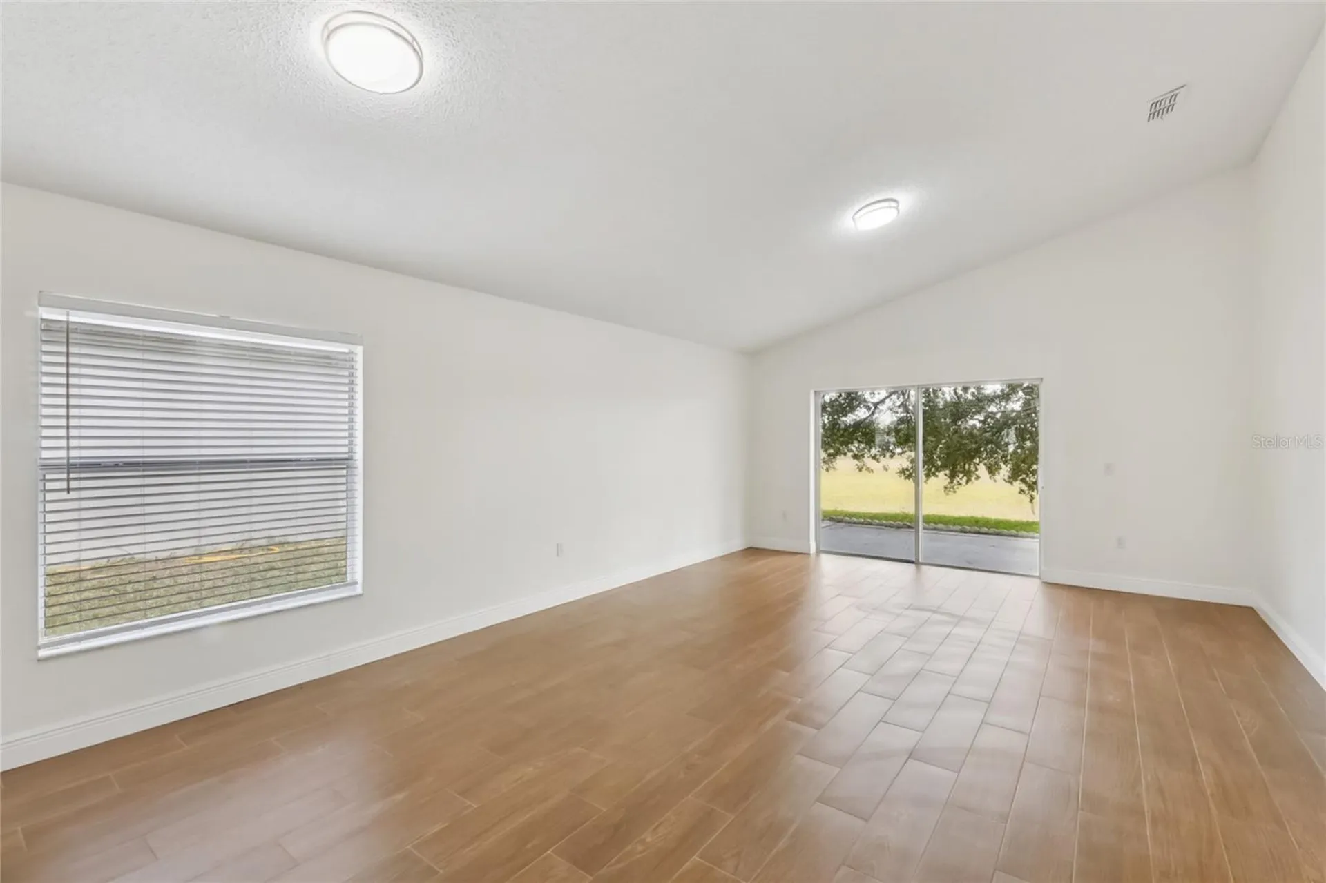 221 Garberia Drive Davenport FL 33837