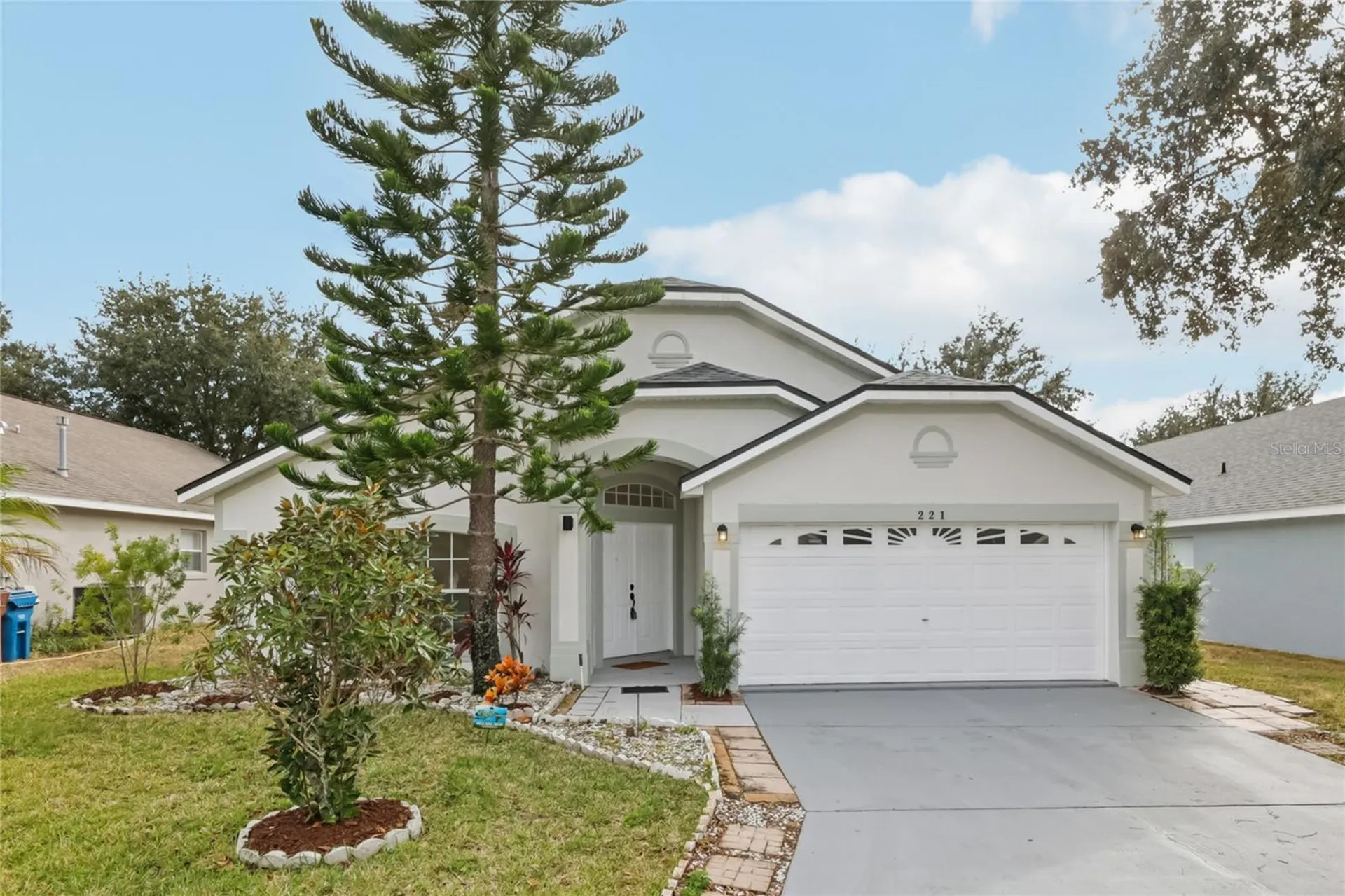 221 Garberia Drive Davenport FL 33837