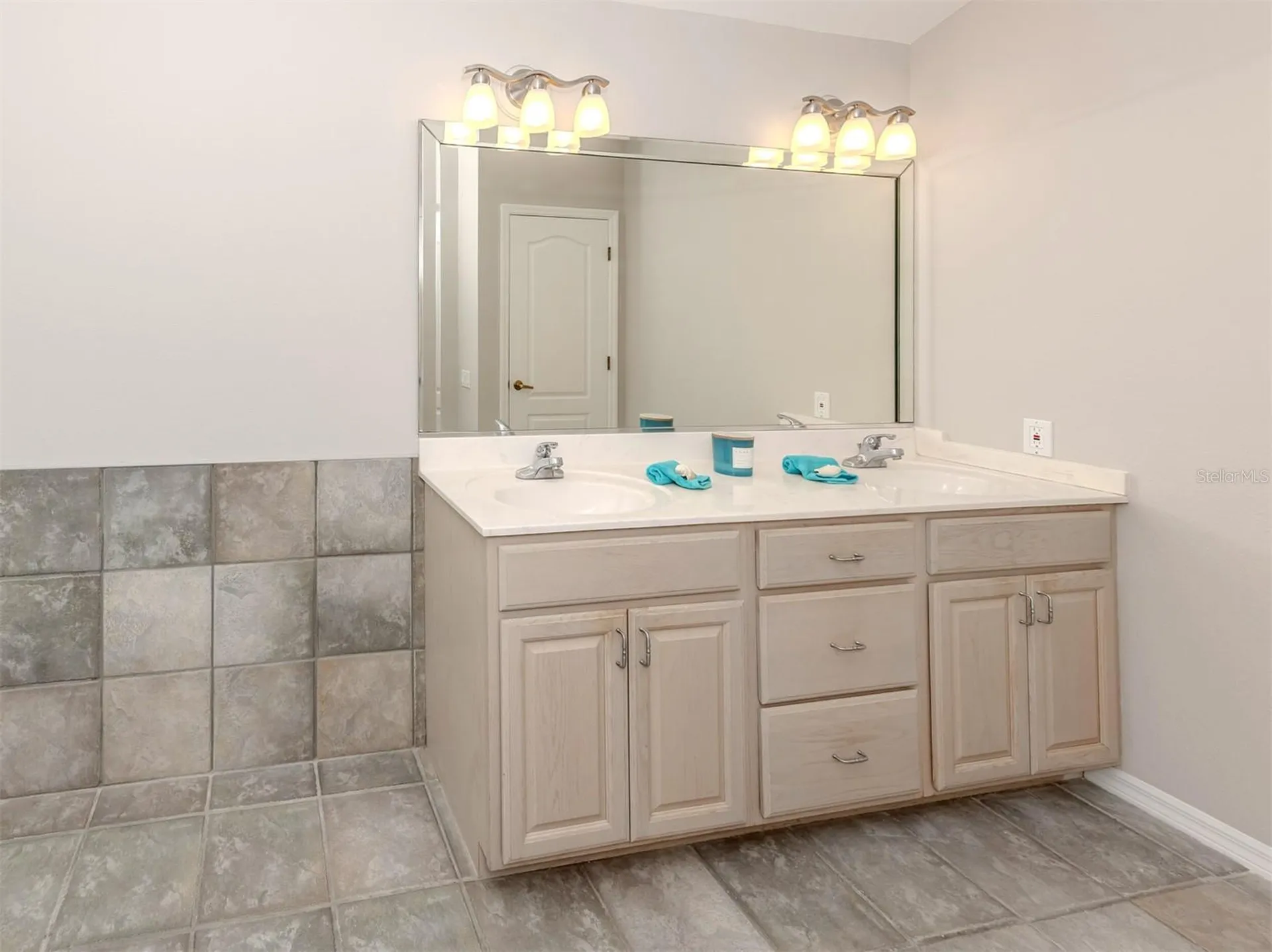 1041 Truman Street Nokomis FL 34275