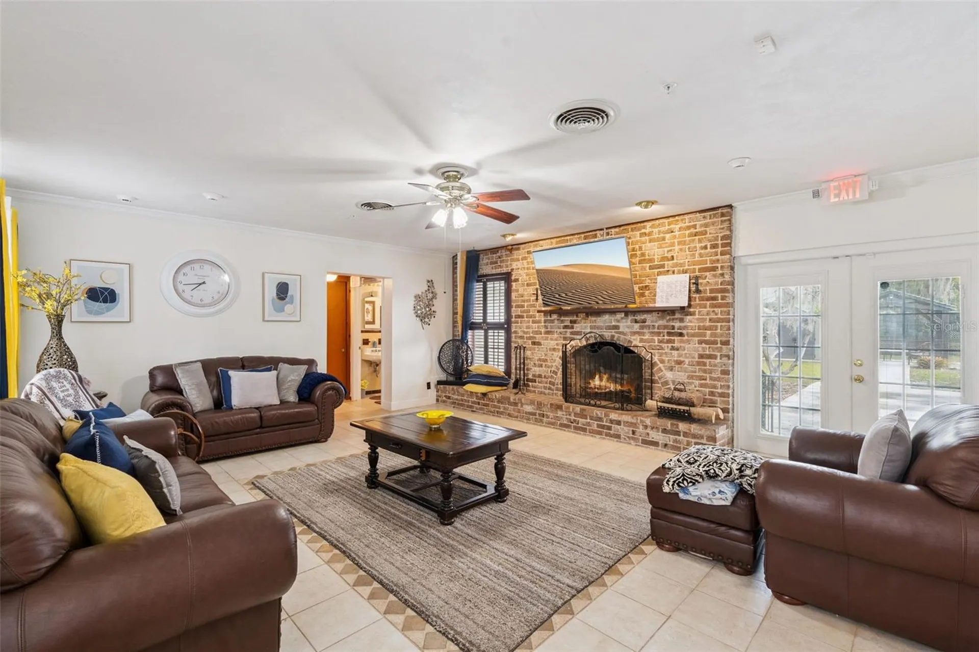 27 S Center Street Eustis FL 32726