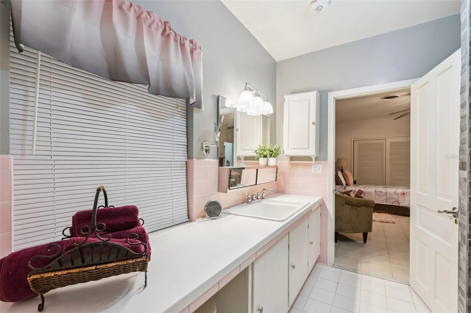 27 S Center Street Eustis FL 32726