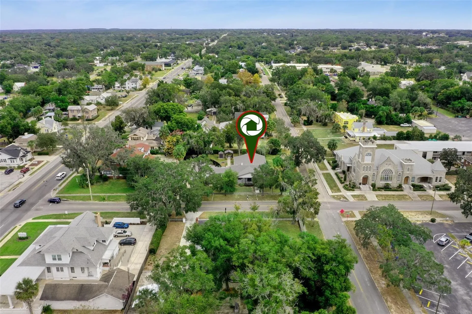 27 S Center Street Eustis FL 32726