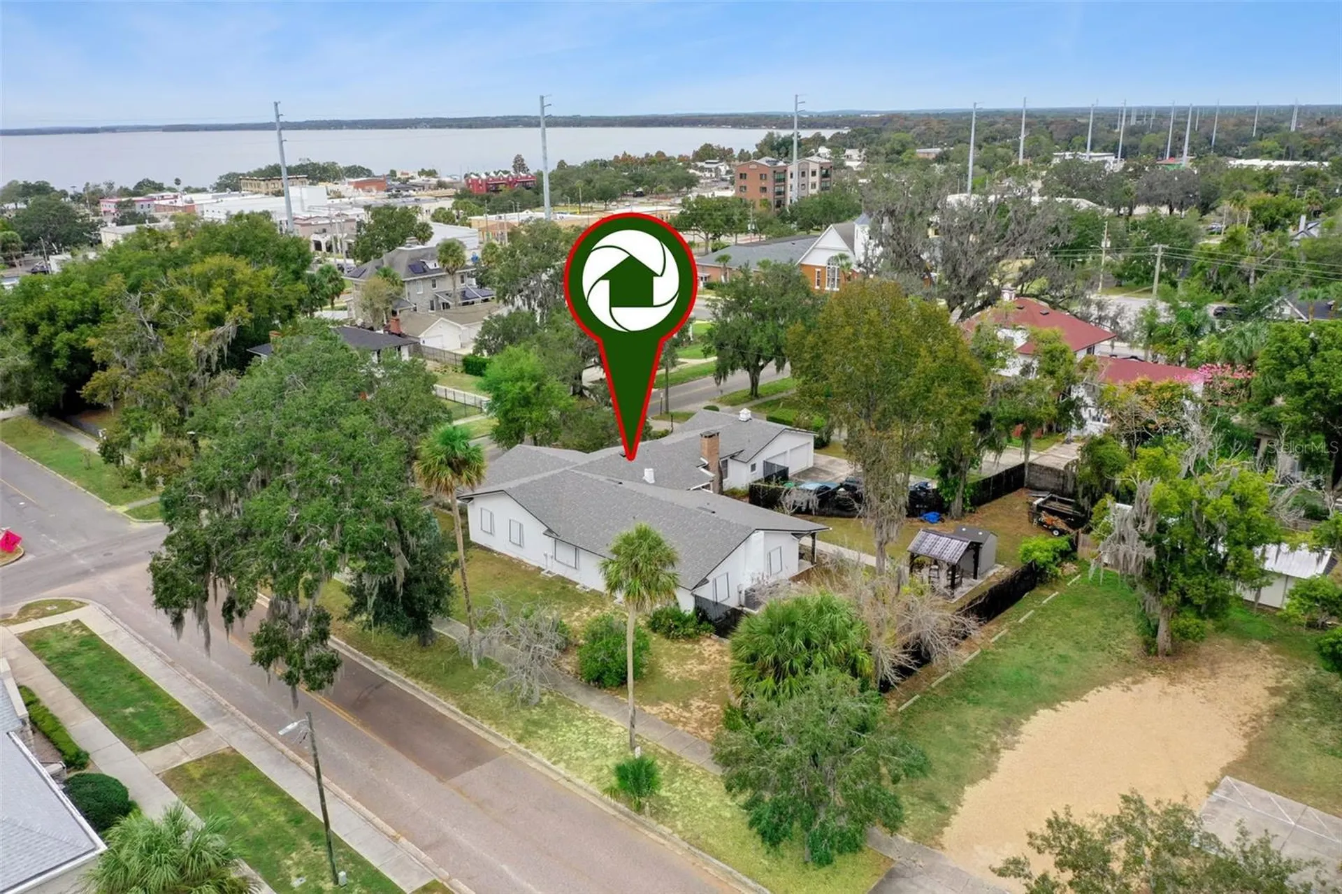 27 S Center Street Eustis FL 32726