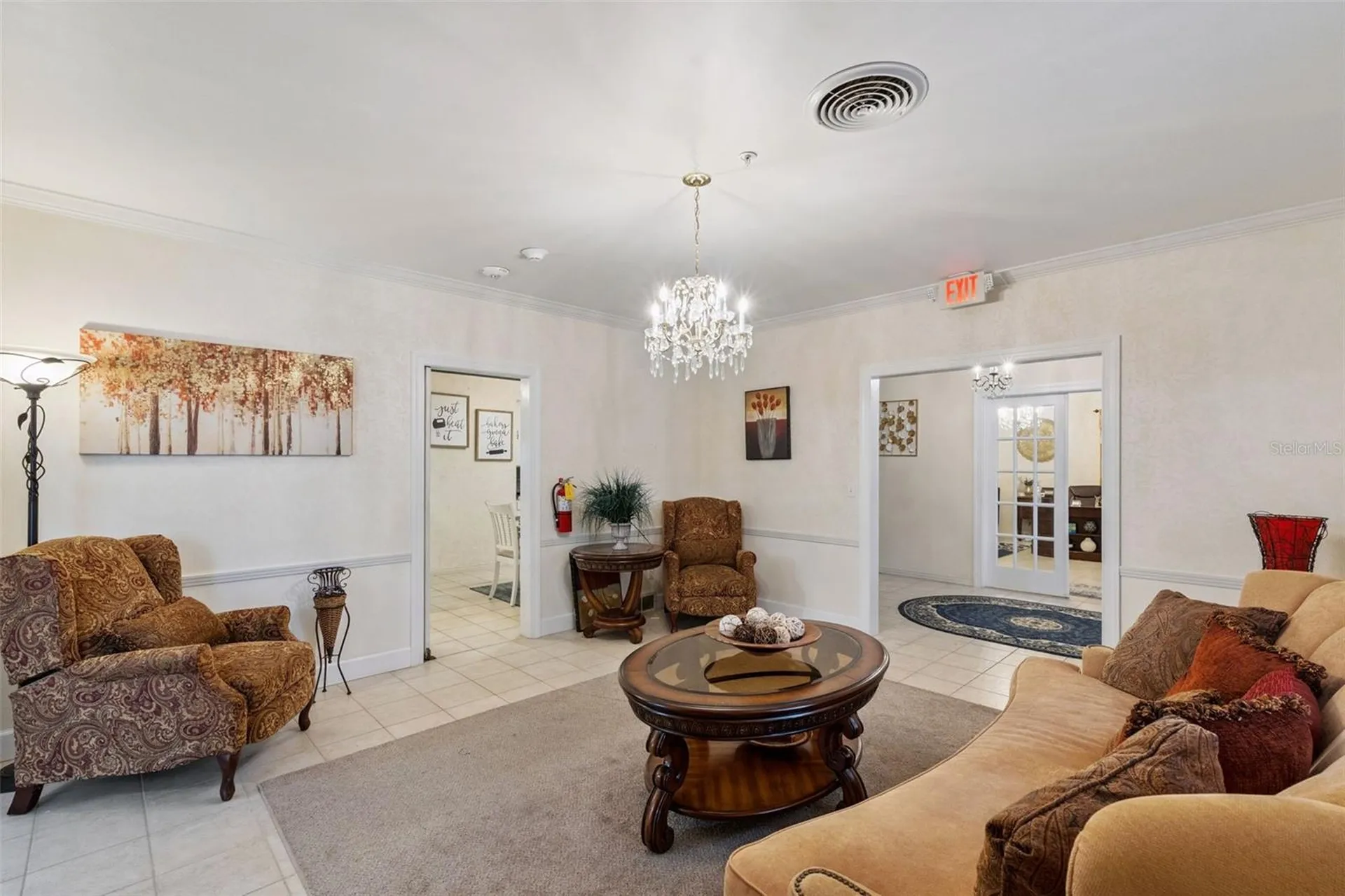 27 S Center Street Eustis FL 32726