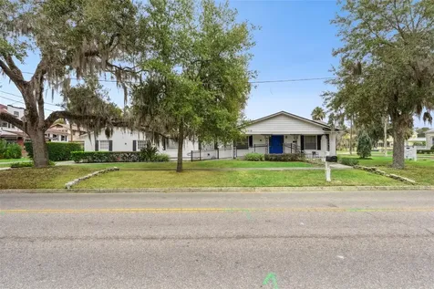 27 S Center Street Eustis FL 32726