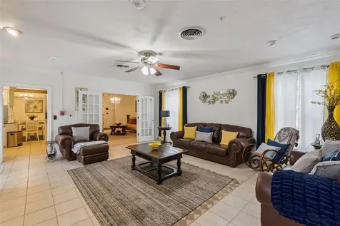 27 S Center Street Eustis FL 32726