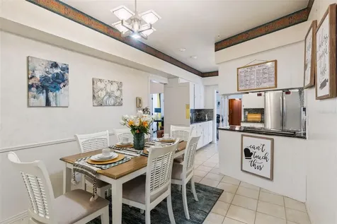 27 S Center Street Eustis FL 32726