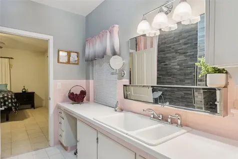 27 S Center Street Eustis FL 32726