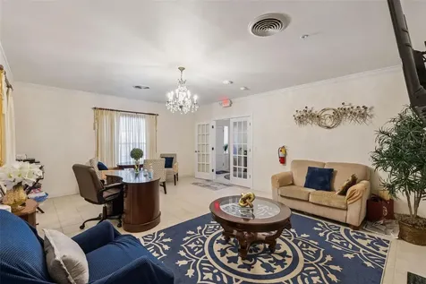 27 S Center Street Eustis FL 32726