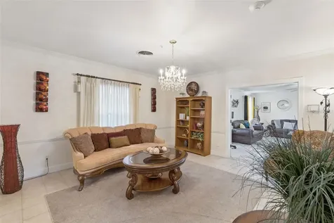 27 S Center Street Eustis FL 32726