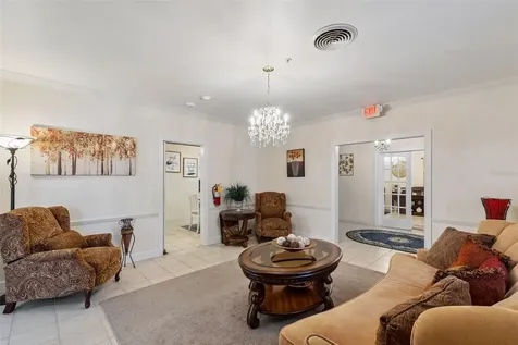 27 S Center Street Eustis FL 32726