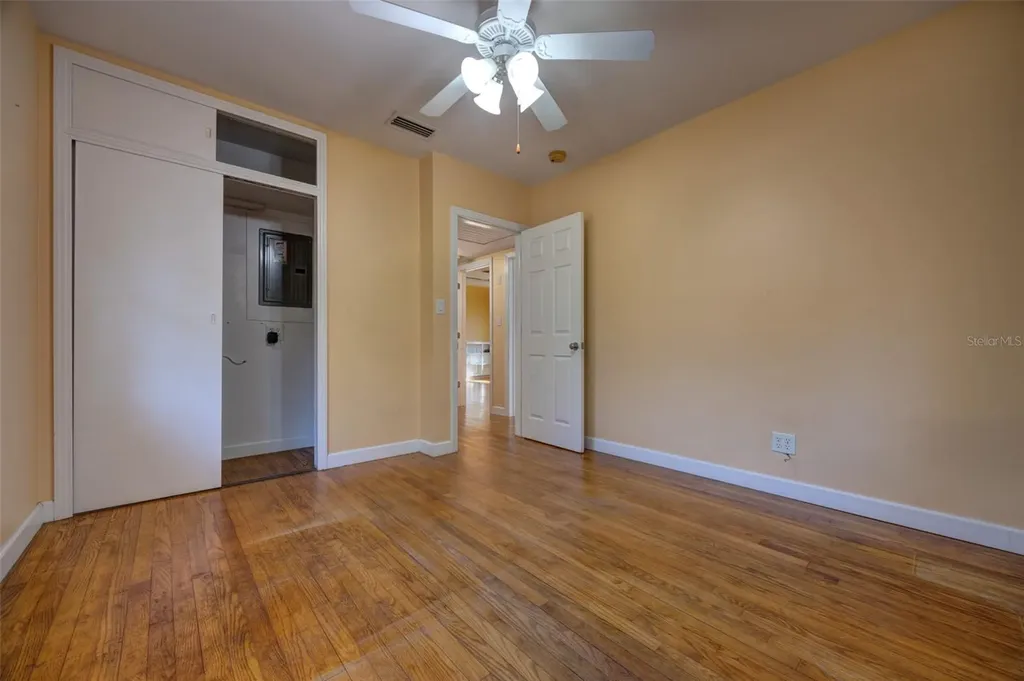 909 W New York Avenue Deland FL 32720