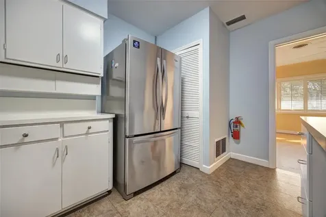 909 W New York Avenue Deland FL 32720