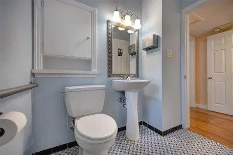 909 W New York Avenue Deland FL 32720