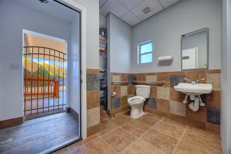 909 W New York Avenue Deland FL 32720