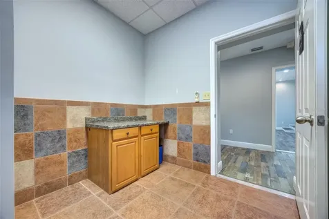 909 W New York Avenue Deland FL 32720