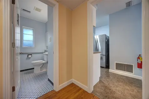 909 W New York Avenue Deland FL 32720