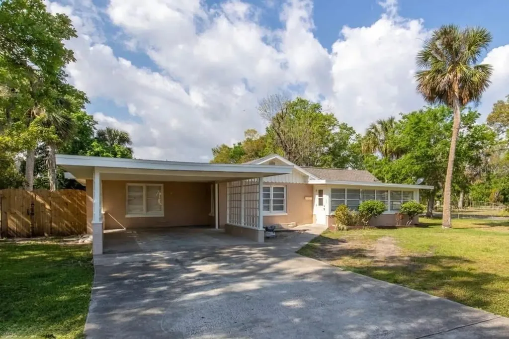 416 S Caroline Street Daytona Beach FL 32114