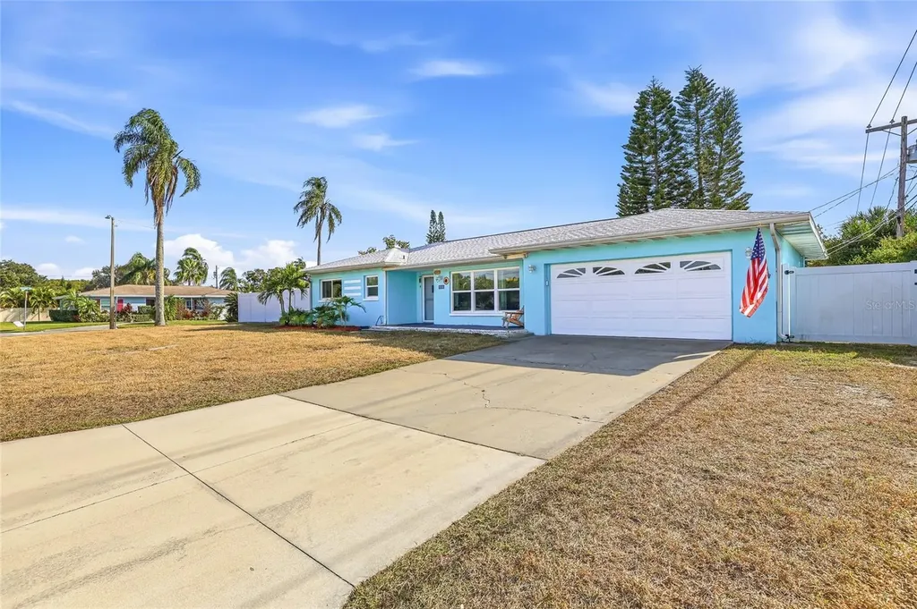 711 San Salvador Drive Dunedin FL 34698