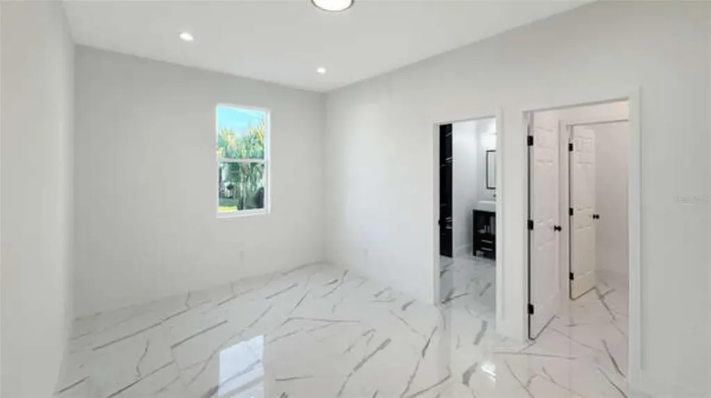 27 W 8th Street Apopka FL 32703