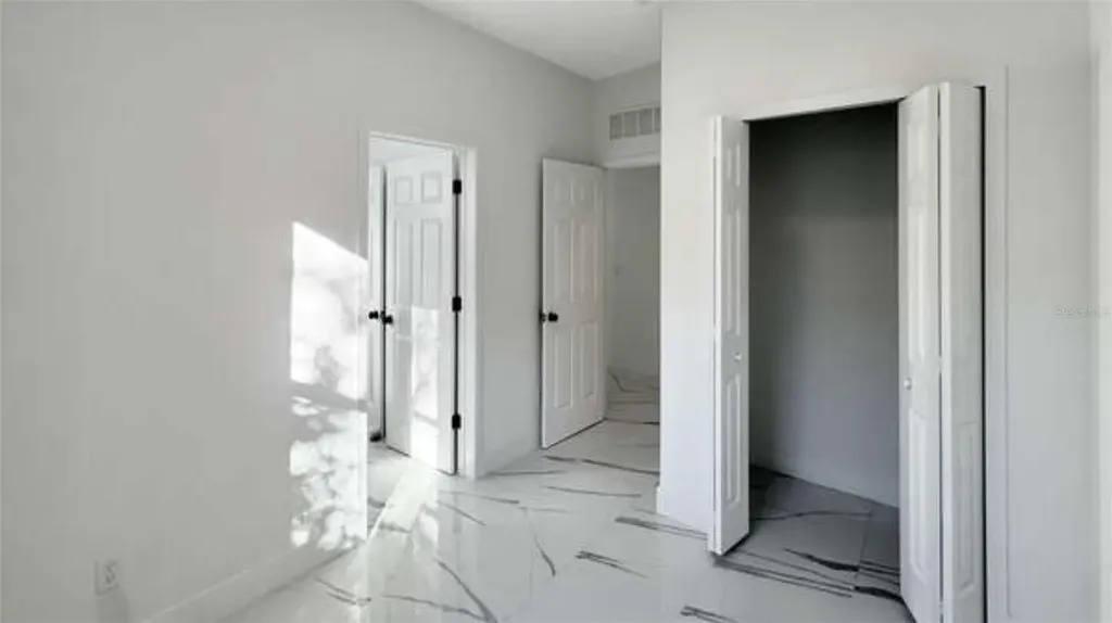 27 W 8th Street Apopka FL 32703