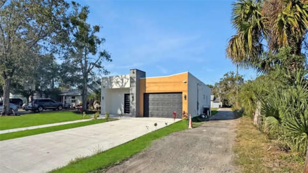 27 W 8th Street Apopka FL 32703