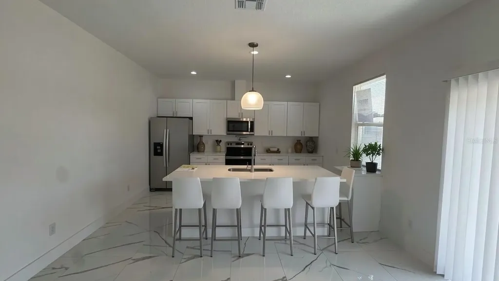 27 W 8th Street Apopka FL 32703