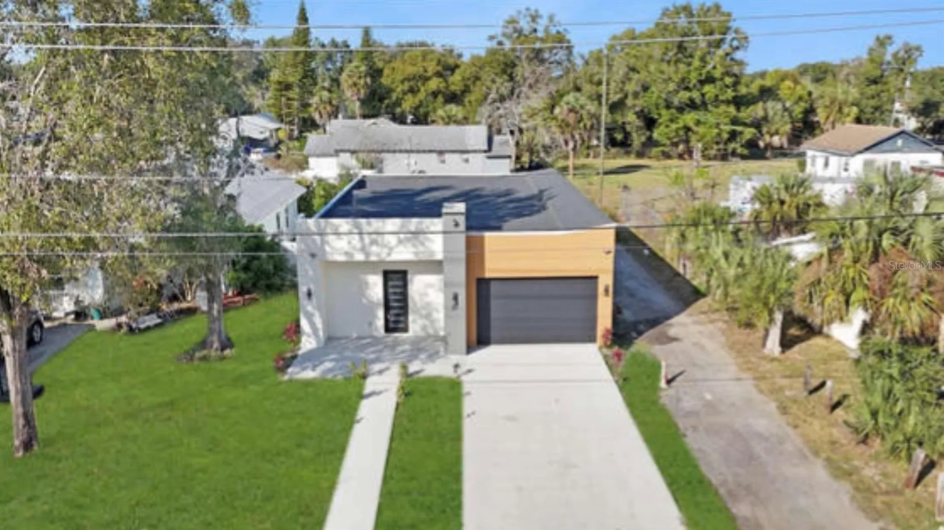 27 W 8th Street Apopka FL 32703