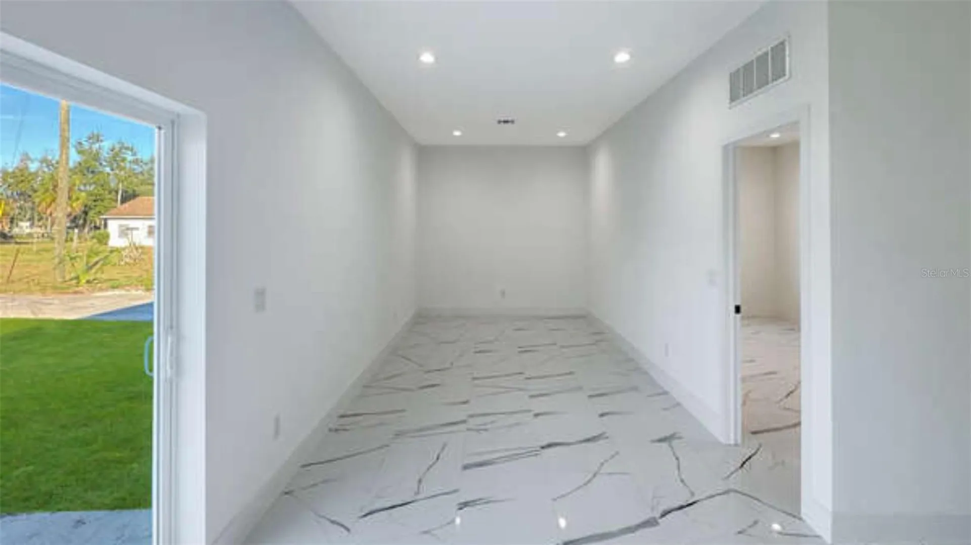 27 W 8th Street Apopka FL 32703