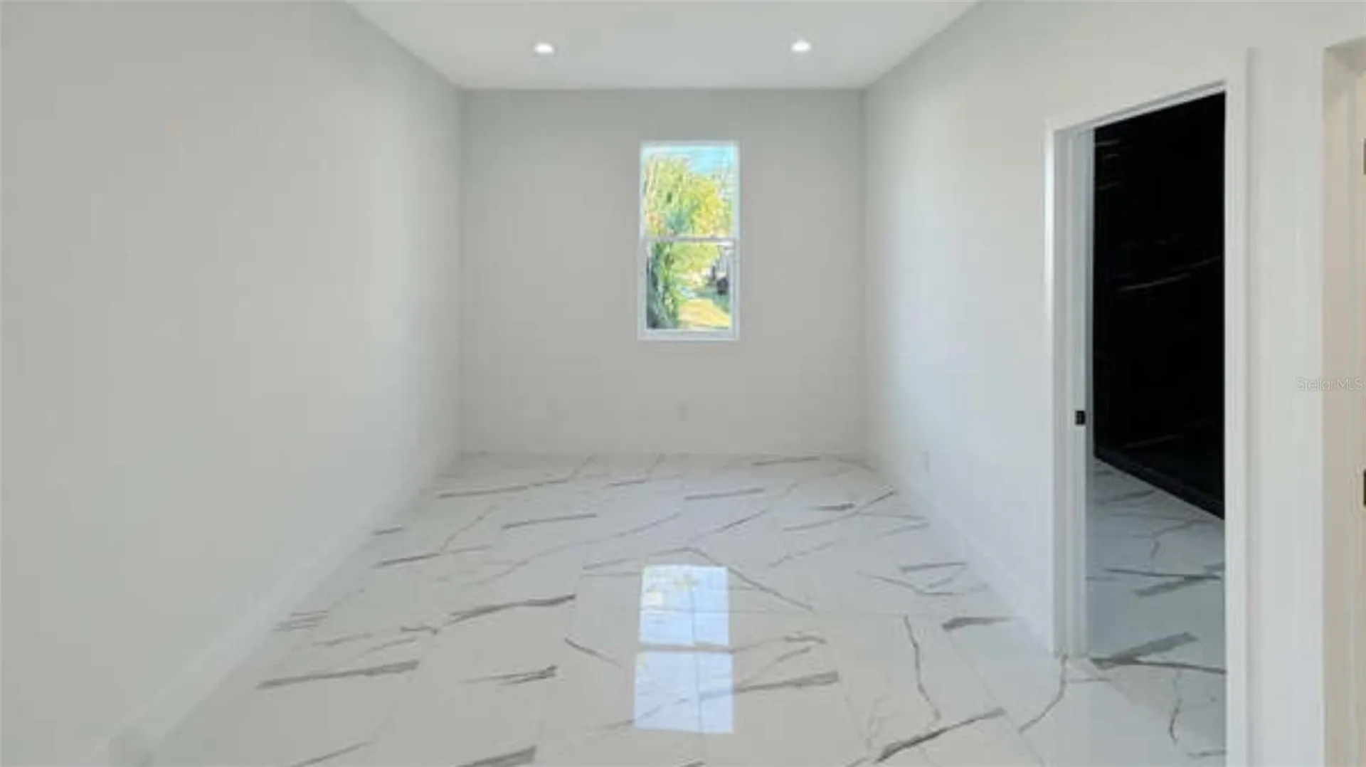27 W 8th Street Apopka FL 32703