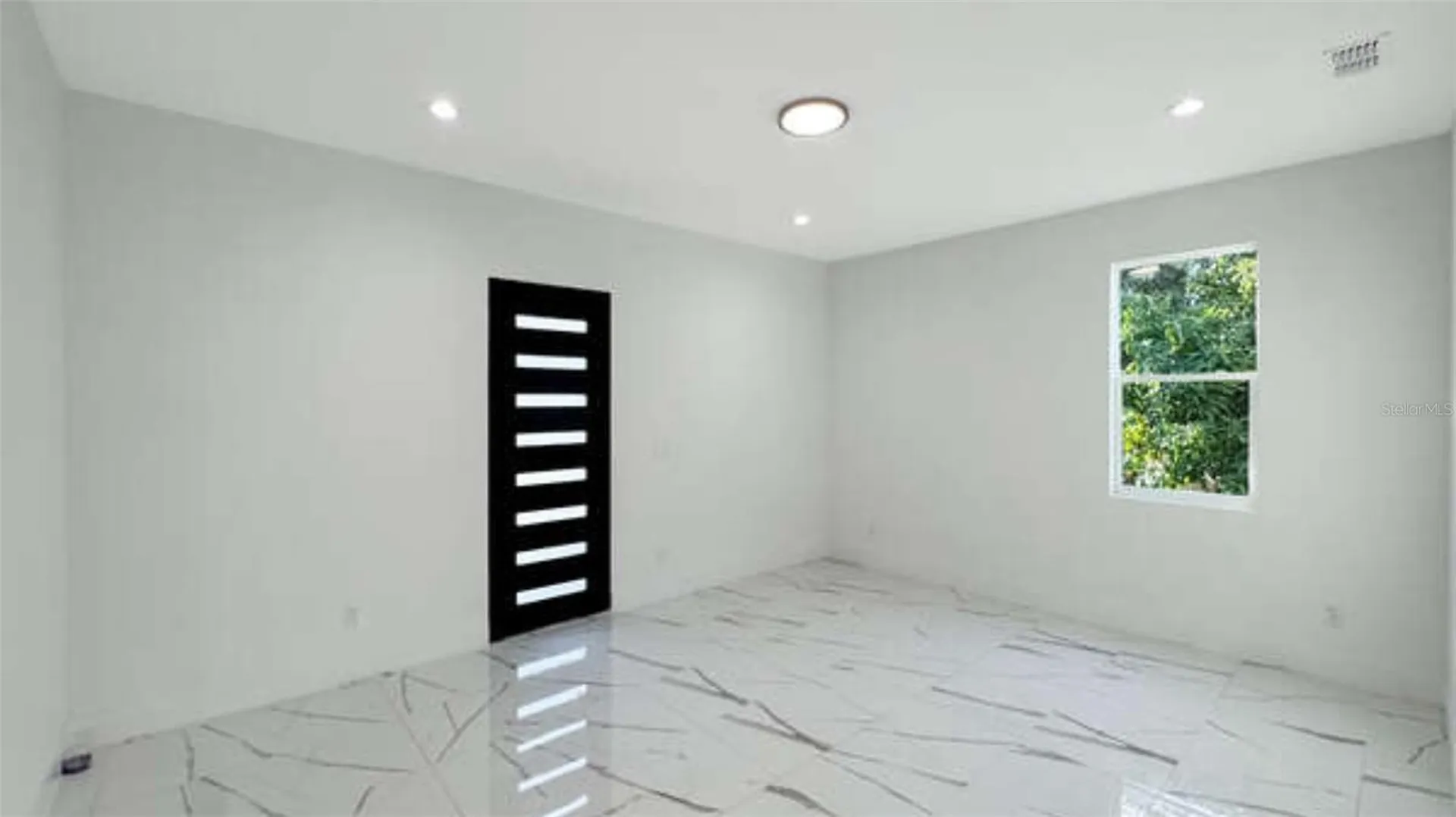27 W 8th Street Apopka FL 32703