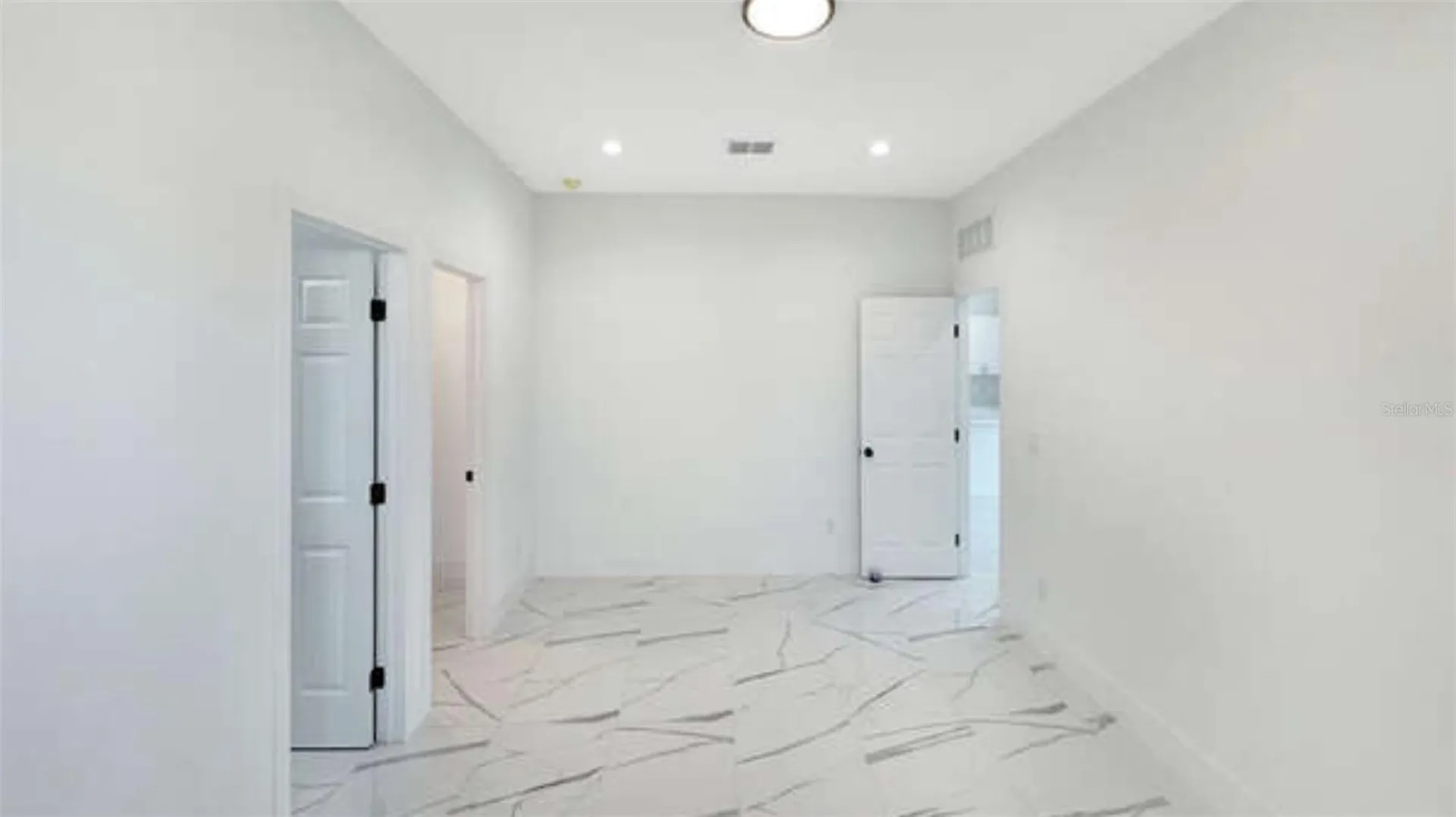 27 W 8th Street Apopka FL 32703