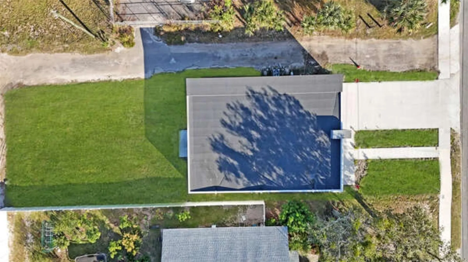 27 W 8th Street Apopka FL 32703