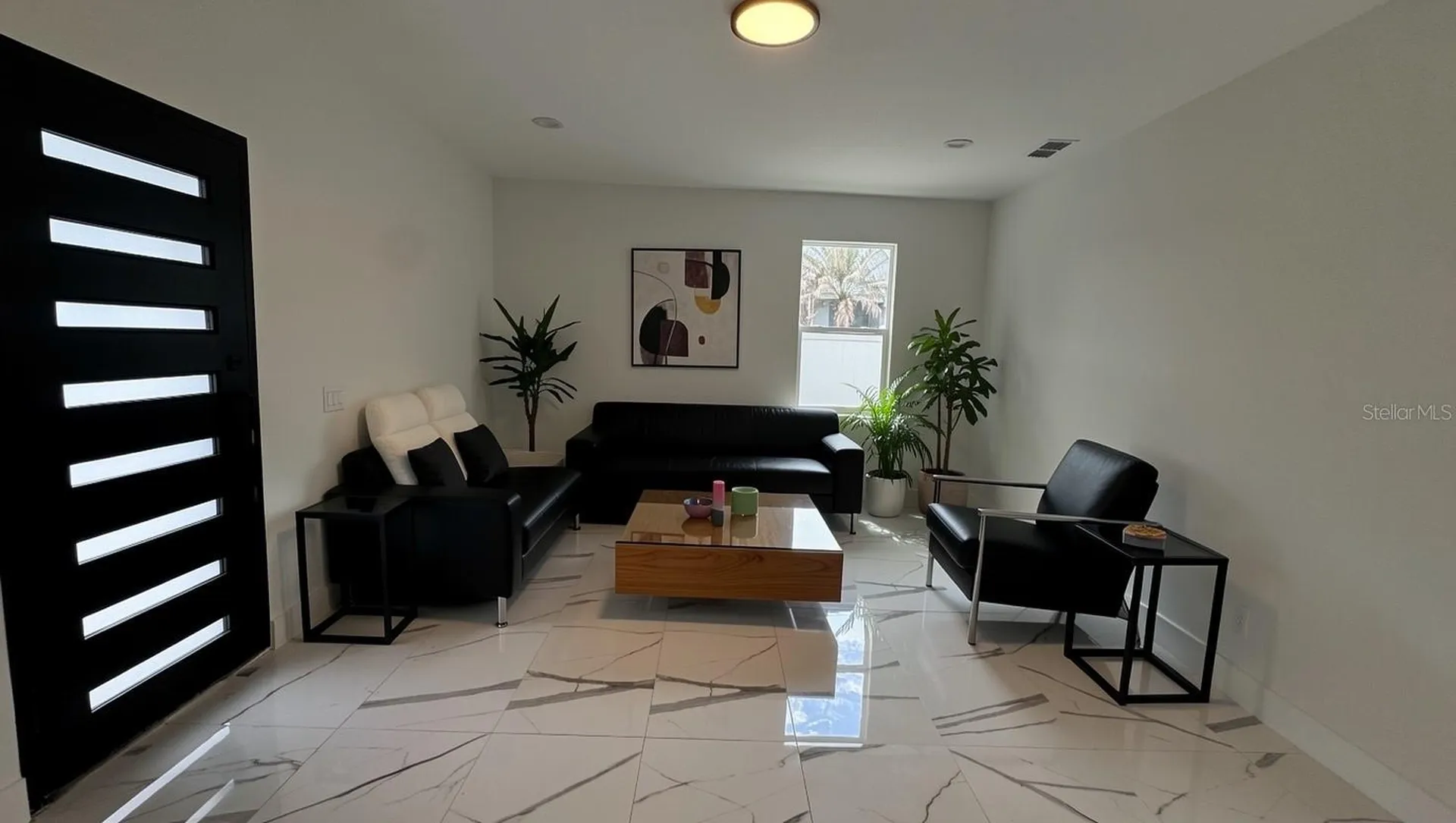 27 W 8th Street Apopka FL 32703