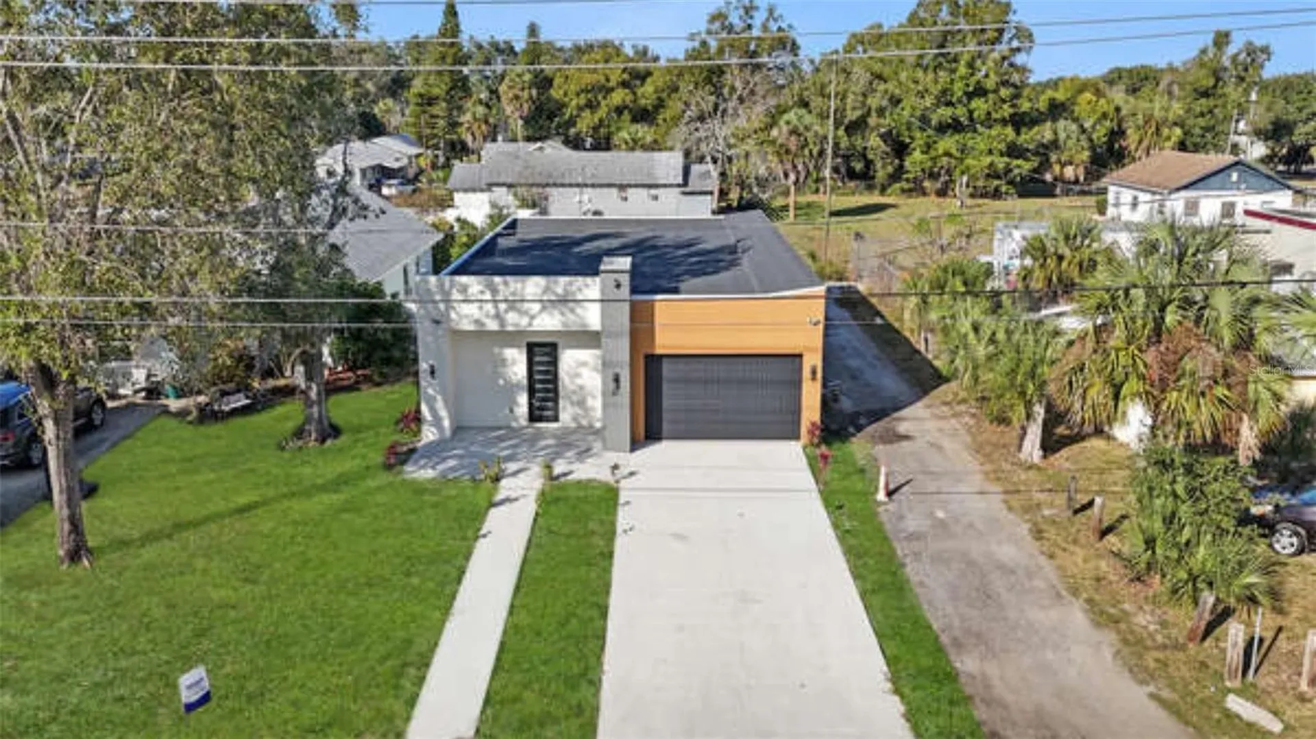 27 W 8th Street Apopka FL 32703