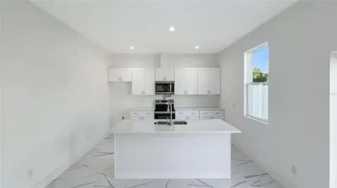 27 W 8th Street Apopka FL 32703