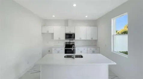 27 W 8th Street Apopka FL 32703