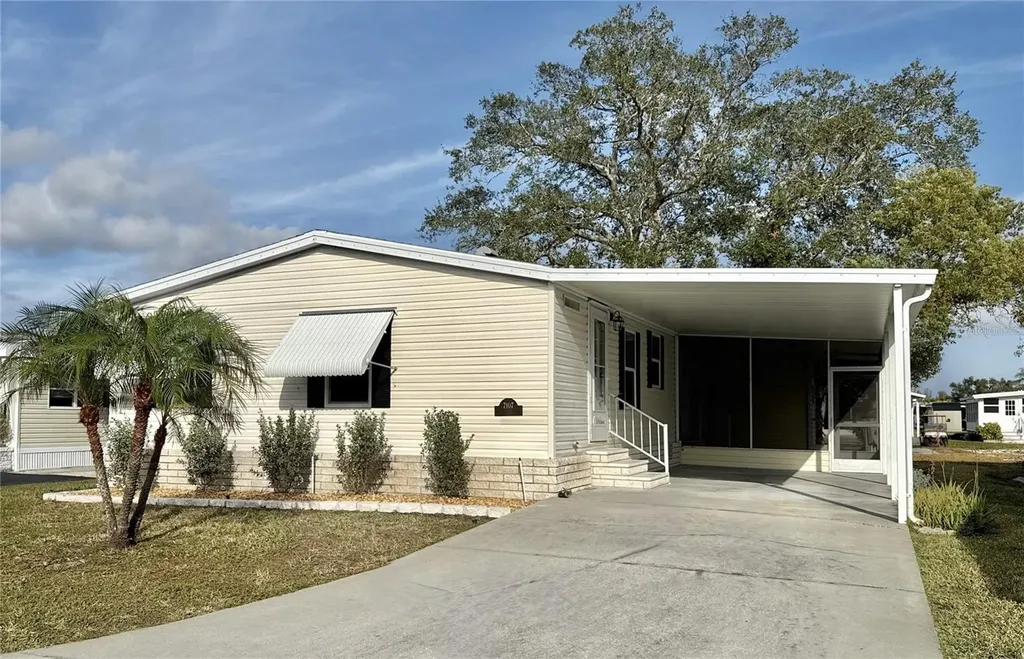 7107 Mount Essex Drive NE St Petersburg FL 33702