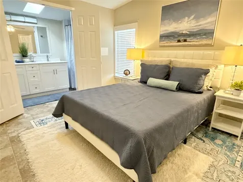 7107 Mount Essex Drive NE St Petersburg FL 33702