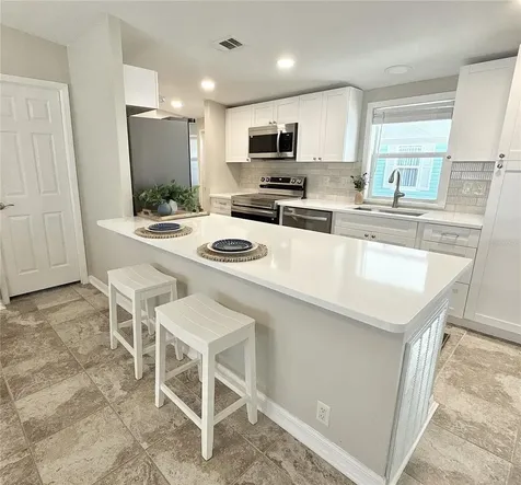 7107 Mount Essex Drive NE St Petersburg FL 33702