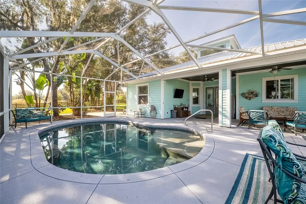 2424 Burns Avenue Lake Wales FL 33898