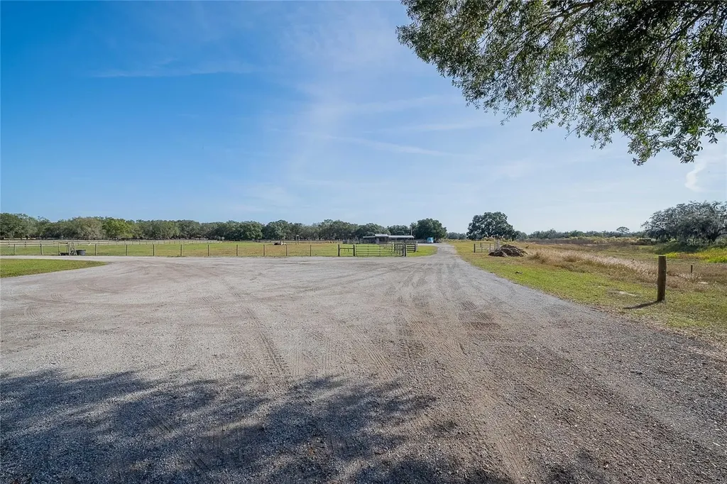2424 Burns Avenue Lake Wales FL 33898