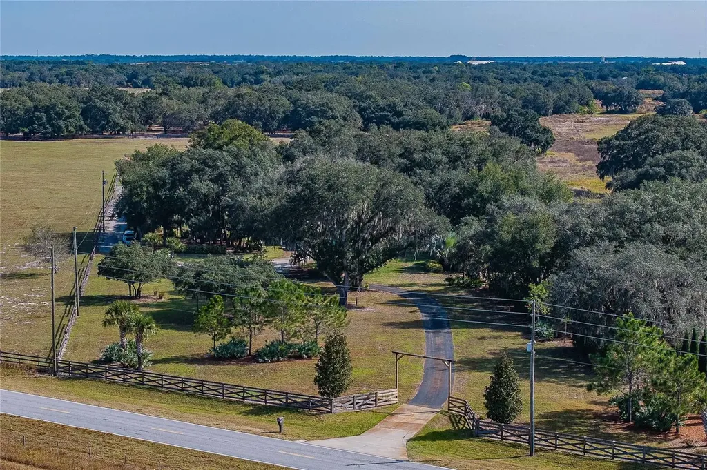 2424 Burns Avenue Lake Wales FL 33898