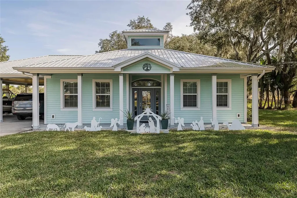 2424 Burns Avenue Lake Wales FL 33898