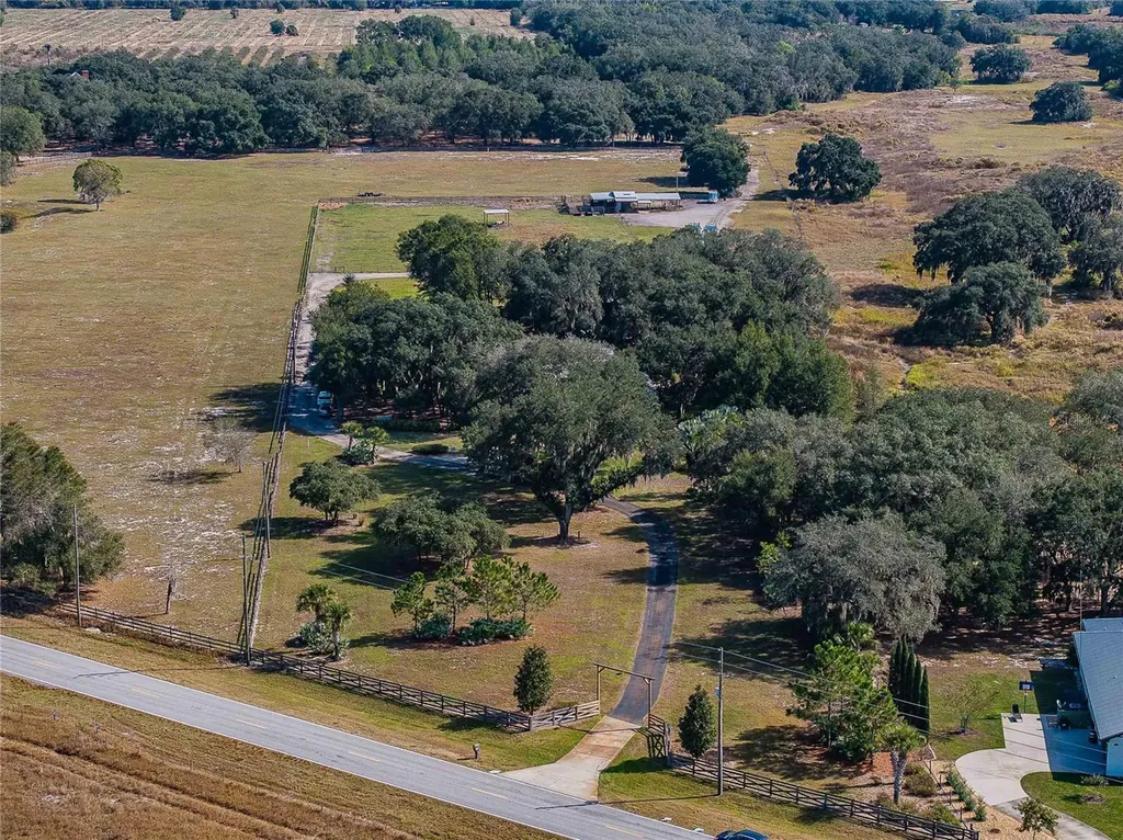2424 Burns Avenue Lake Wales FL 33898