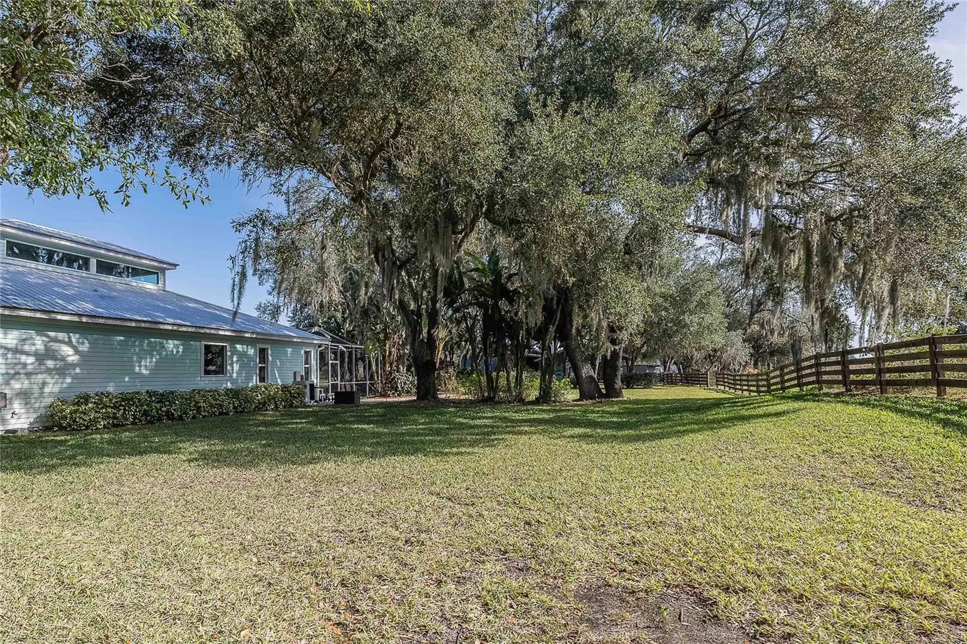 2424 Burns Avenue Lake Wales FL 33898