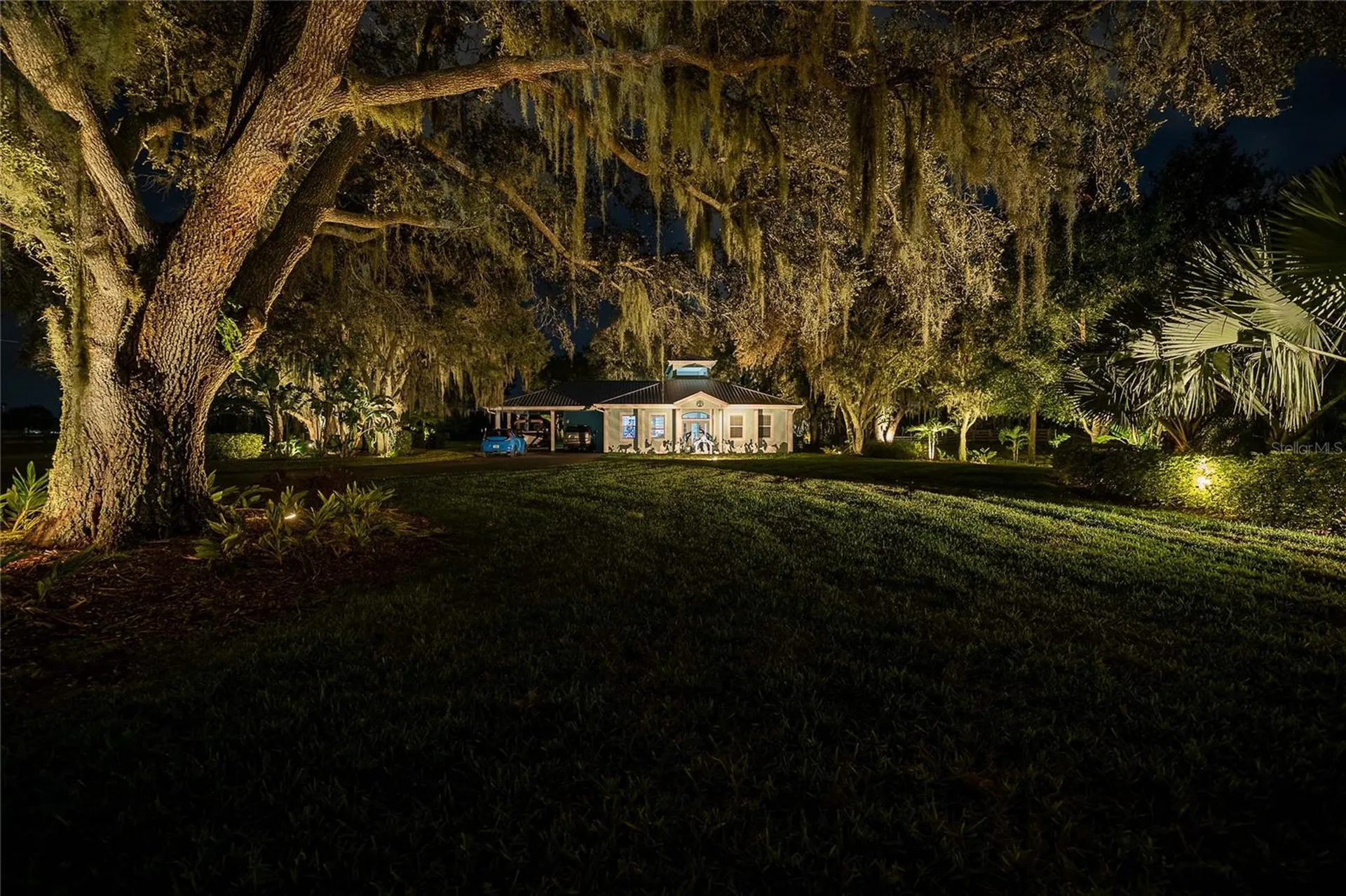 2424 Burns Avenue Lake Wales FL 33898