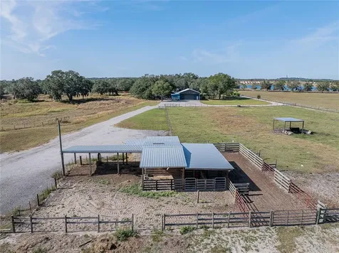2424 Burns Avenue Lake Wales FL 33898
